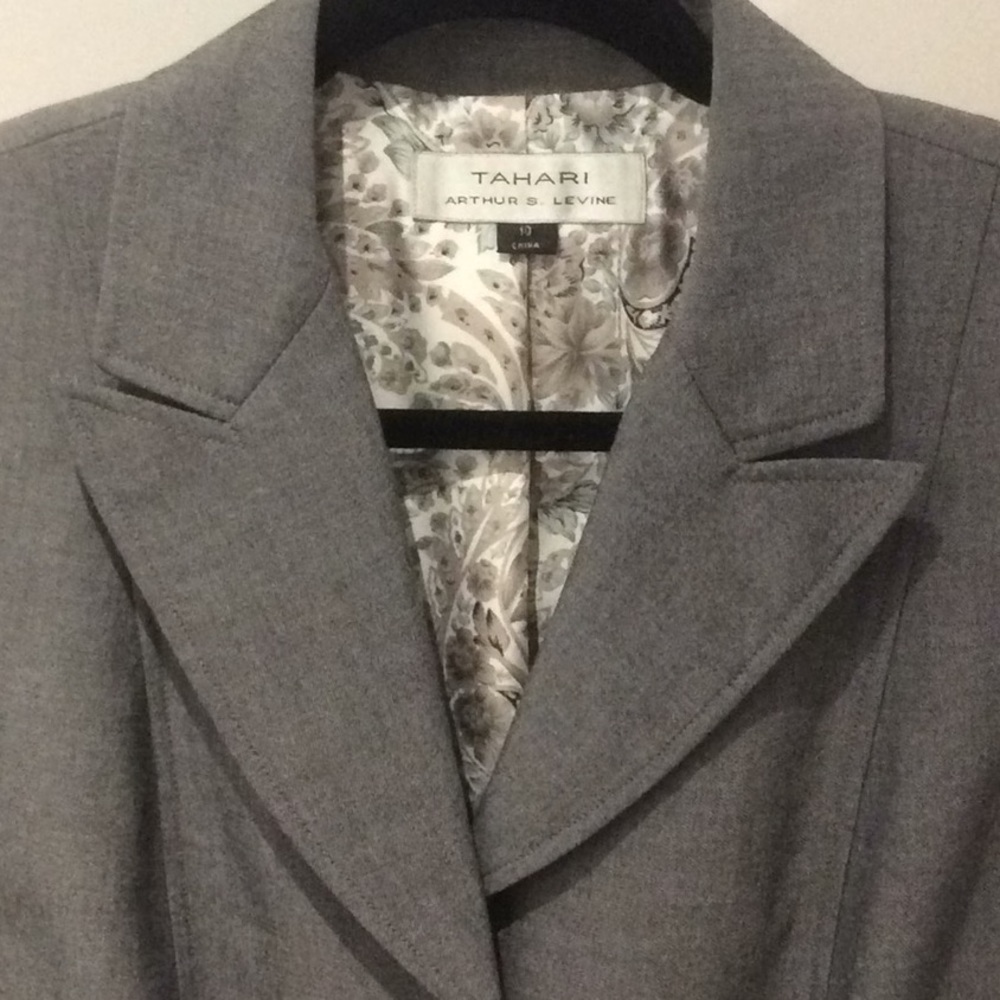 Tahari Arthur S. Levine Gray Blazer
